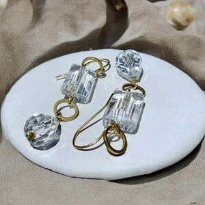 🌺Vintage Gold & Crystal Dangle Earrings